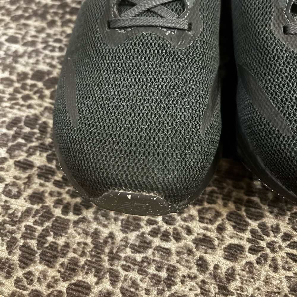 New Balance Black Athletic Running Shoes - Women’s 8.5 - Picture 14 of 15